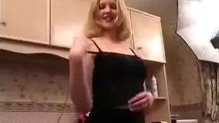 Amateur hannah harper spreading her pussy