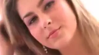 Jen - Pink Bed in Mexico