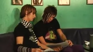 Süße Emos blasen und ficken.