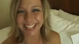 Smiling MILF Sucker