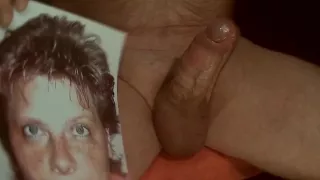 Tribut für eine heiße Milf - Gesichts-Cumshot