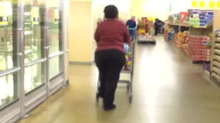 Thick MILF Shows Me Her Round Bubble Ass At Aldi..