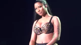 Nicki Minaj - Anaconda LIVE