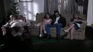 Paar fickt vor älterem Publikum