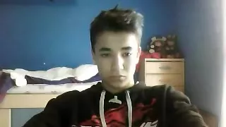 Sehr süßer spanischer Junge kommt vor der Kamera, sehr großer, enger Arsch