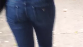 marocaine coiffeur walking ass