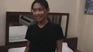 Amateur Ladyboy masturbiert - Nettes Solo