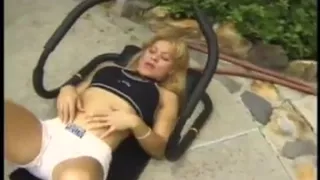 Blushing Leslie Uses Her Sexy Ass To Seduce Cock