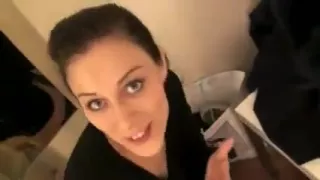 Strapon Fick in Umkleide mit Nina