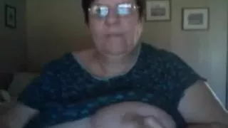 granny show boob