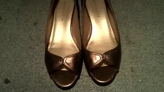 gold peeps chair play