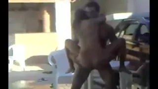 Novinha flagrada fodendo na piscina