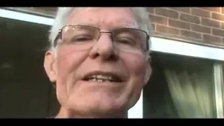 Ein schneller Outdoor-Wichs-Chat mit Analspiel