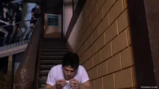 Transsexuelle Polizisten teilen sich einen Sklaven