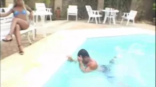 Wunderschöne Transe perfekt gefickt