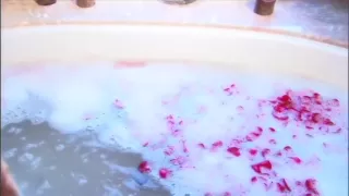 Guy shags girl in bath