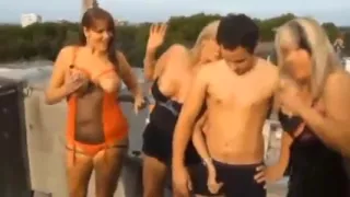 3 Geile Milfs Blowjob