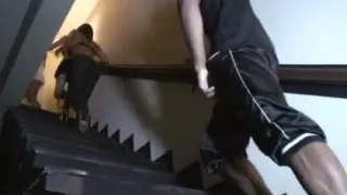 Sexhungrige Latina-Tgirls teilen sich einen Kerl