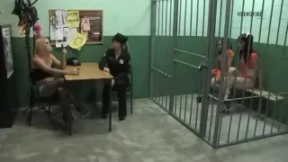 Heiße Zeit im Scheißhaus verbringen