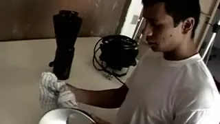 Nach dem Yoga-Kurs ficken drei schwule Kerle