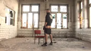 Gay muscle man fucks a dude in the bumhole