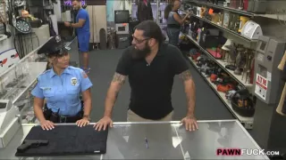 Ms Police Officer pawns pussy and pounded by pawnkeeper