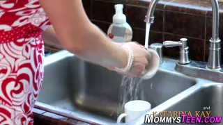 Teen lez garden cunt lick