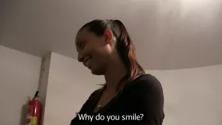 Babe offers her wet beaver