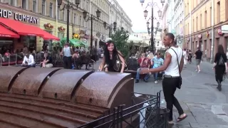 bella in girl gets picked up and gives an amateur hot blowjob 