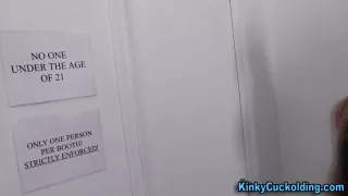 Cuckolding babe cummed on