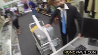 Jobless dude sells his office stuffs and receivess a deepthroat