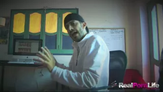 Asian babe gets finger fucked