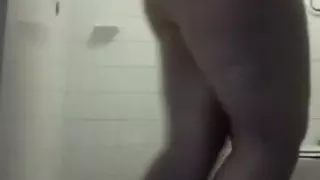 girlfriend  in shower fingering