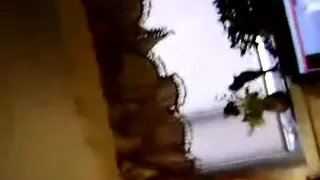 Meine Fotze mit einer Haarbürste reiben