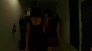 Öffentliche Beschämung für wilde Frauen