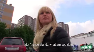 Seductive Bela buckles up for a sex drive with a total stranger