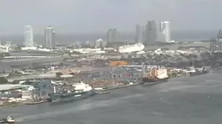 Teen tries ultimate pussy stretch