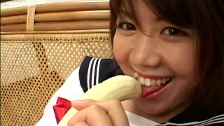 Cute and pretty teen babe playing with her banana and a hard cock and sticking it up her mouth