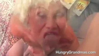 Granny gives a good old blowjob