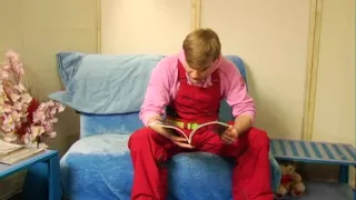 Russian redhead gives head after pussy shaving