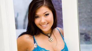 London's Amazing Tits and Ass