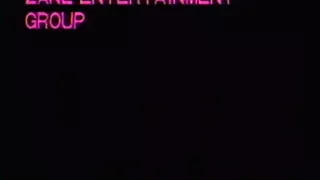 Zärtliche Frau berührt für Retro Muschi