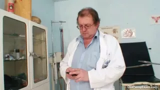 Big tits fat mom Rosana gyno doctor examination