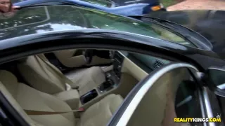 Bignaturals - Busty babe