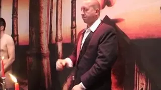 Leckere brünette Babes genagelt und gespritzt