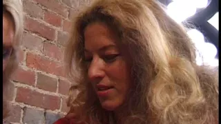 British blondes in FFMM act