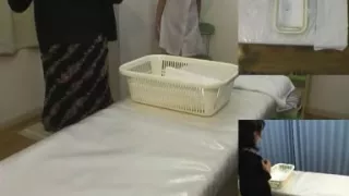 Japanische MILF bei einer leidenschaftlichen Sexmassage