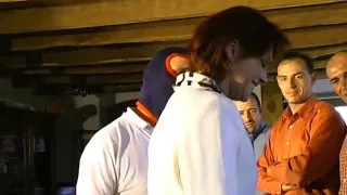 Femme mure BCBG dans un gang gangbang