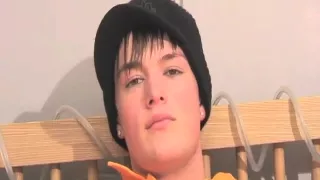 British Twink Leon Huston Jerks Off