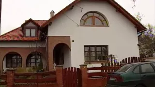 Big butt hairy brunette gets anal